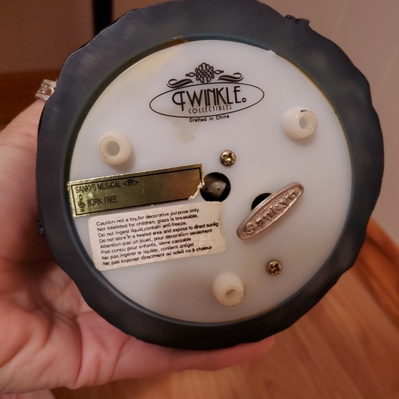 Dolphin Snow Globe Twinkle Collectibles - Picture 6 of 7